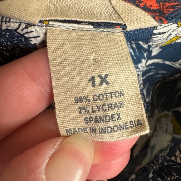 Duluth Trading Wrinkle Fighter Womens Button Down Shirt Blue Floral Size 1X - Picture 3 of 7